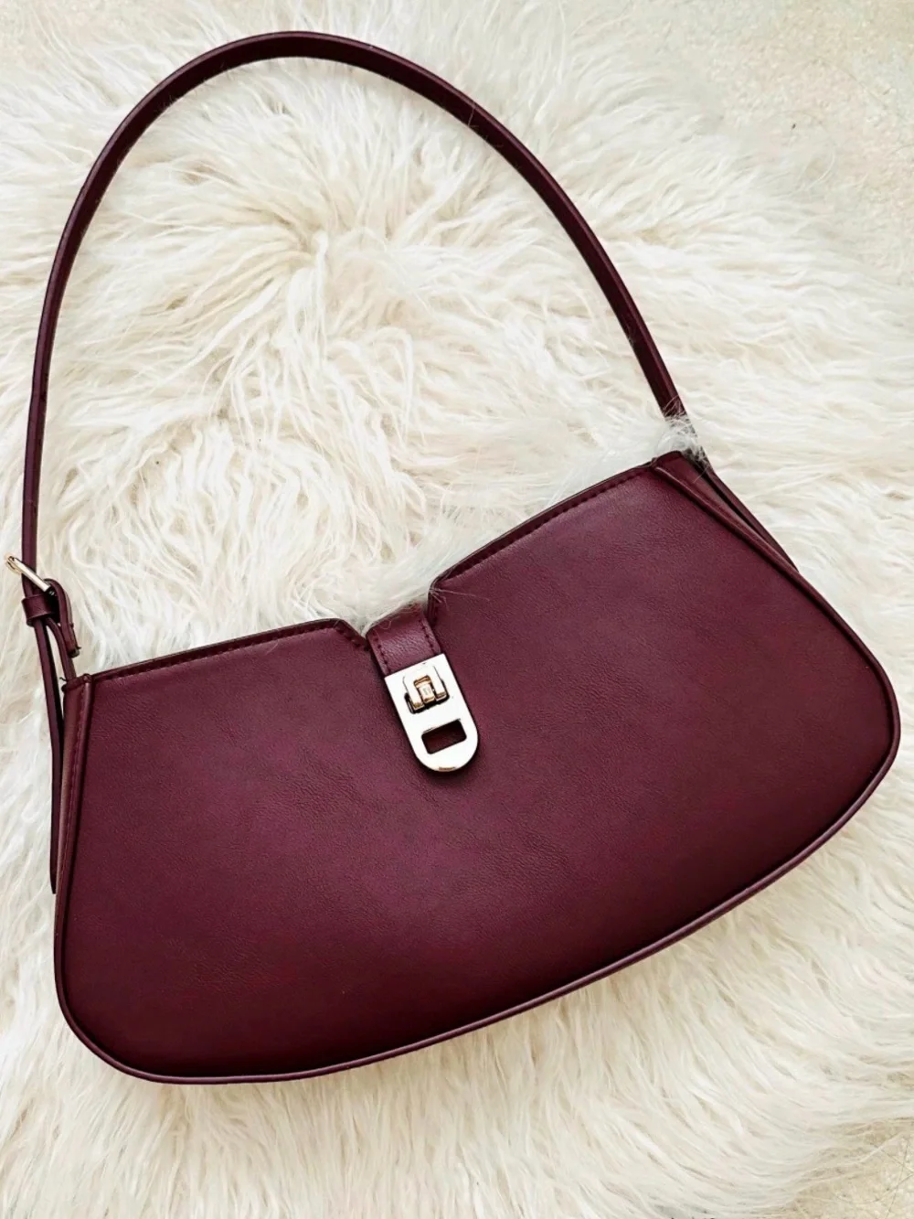Classic Burgundy Shoulder Bag with Polished Silver Clasp